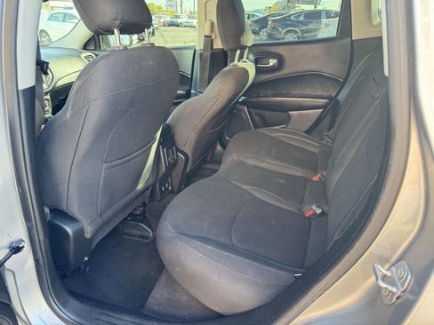 Used 2019 Jeep Compass Sport image 6