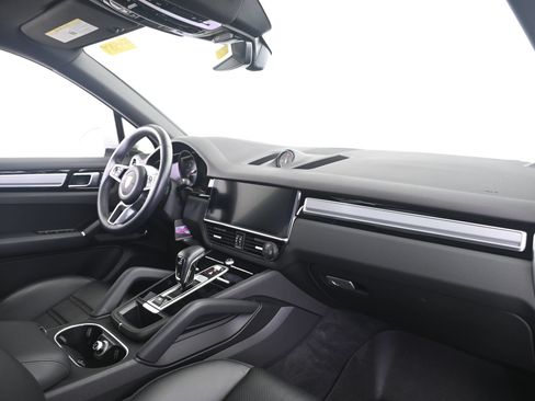 Certified 2023 Porsche Cayenne Platinum Edition AWD/4WD image 22