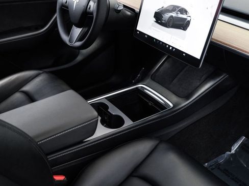 Used 2022 Tesla Model Y Performance AWD/4WD image 22