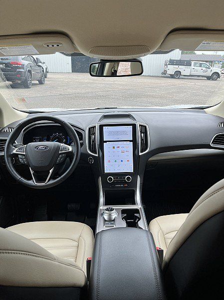 Used 2023 Ford Edge SEL w/ Convenience Package AWD/4WD image 16