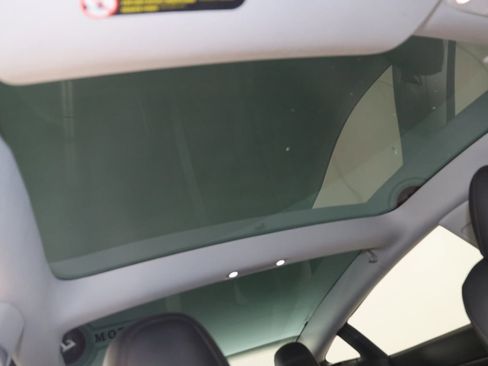 Used 2020 Tesla Model 3 Standard Range image 12