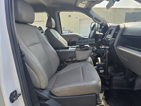 Used 2022 Ford F550 4x4 Crew Cab Super Duty w/ Power Equipment Group image 22