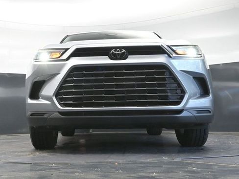 Used 2025 Toyota Grand Highlander FWD image 41