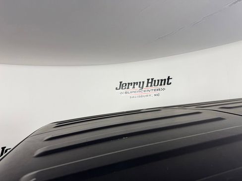 Used 2022 Jeep Wrangler Unlimited Sahara image 12