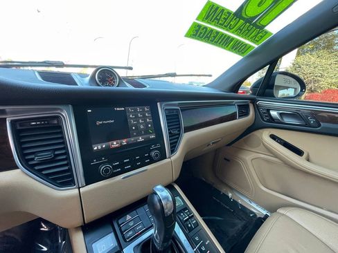 Used 2018 Porsche Macan S image 34