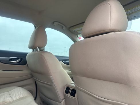 Used 2017 Nissan Rogue S image 22