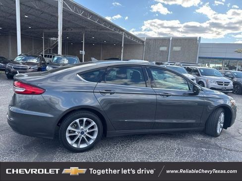 Used 2020 Ford Fusion SE image 9