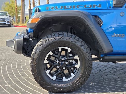 Used 2024 Jeep Wrangler Unlimited Rubicon 4xe w/ Capability Package AWD/4WD image 12