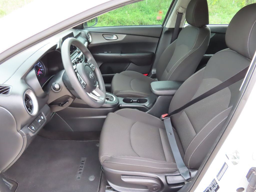 Used 2021 Kia Forte LXS FWD image 22
