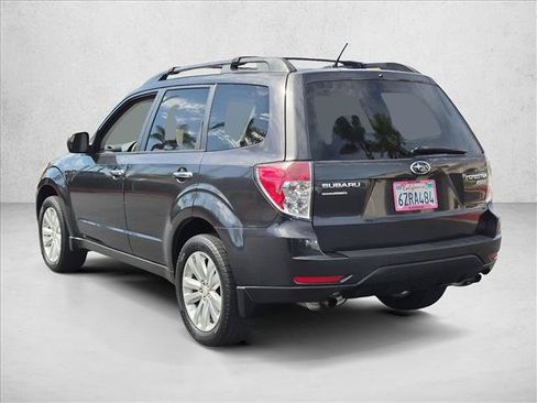 Used 2013 Subaru Forester 2.5X Premium w/ Popular Pkg 2 AWD/4WD image 8