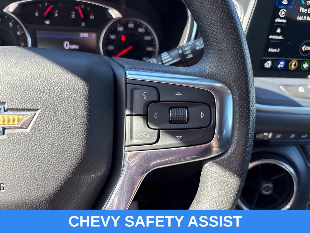 Used 2025 Chevrolet Blazer LT FWD image 4