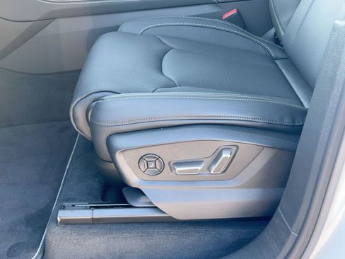 New 2026 Audi Q7 3.0T Prestige image 14