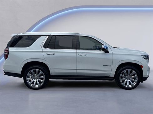 Used 2023 Chevrolet Tahoe Premier AWD/4WD image 2