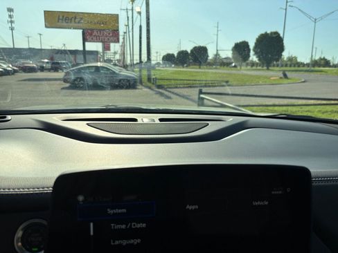 Used 2025 Chevrolet Blazer LT FWD image 17