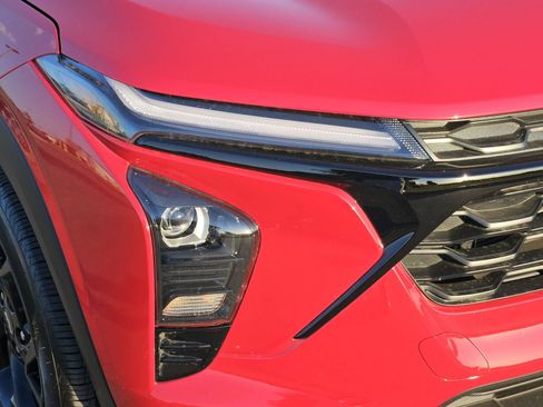 New 2026 Chevrolet Trax LT w/ Driver Confidence Package FWD image 9