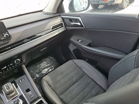 Used 2023 Mitsubishi Outlander SE image 12