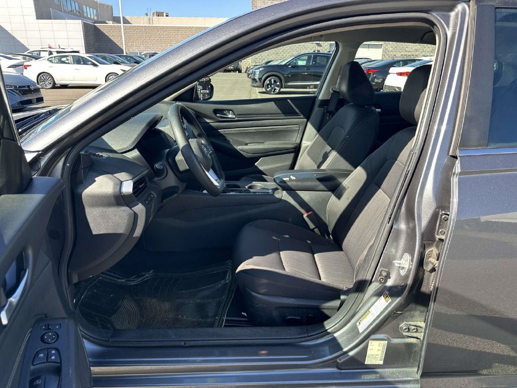 Used 2020 Nissan Altima 2.5 S AWD/4WD image 16