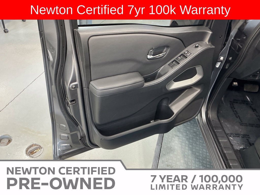 Used 2022 Nissan Frontier SV AWD/4WD image 34