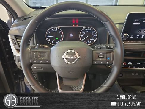 Used 2026 Nissan Rogue SV AWD/4WD image 14