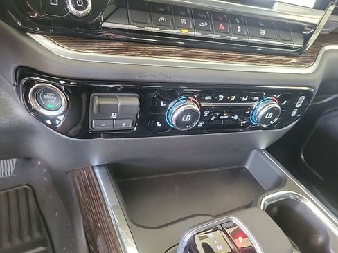 New 2026 GMC Sierra 1500 Elevation image 17