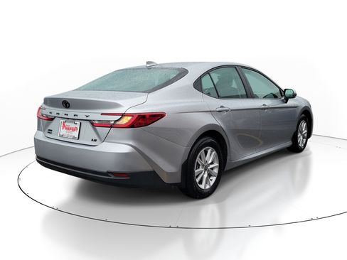 Used 2025 Toyota Camry LE w/ Convenience Package AWD/4WD image 4