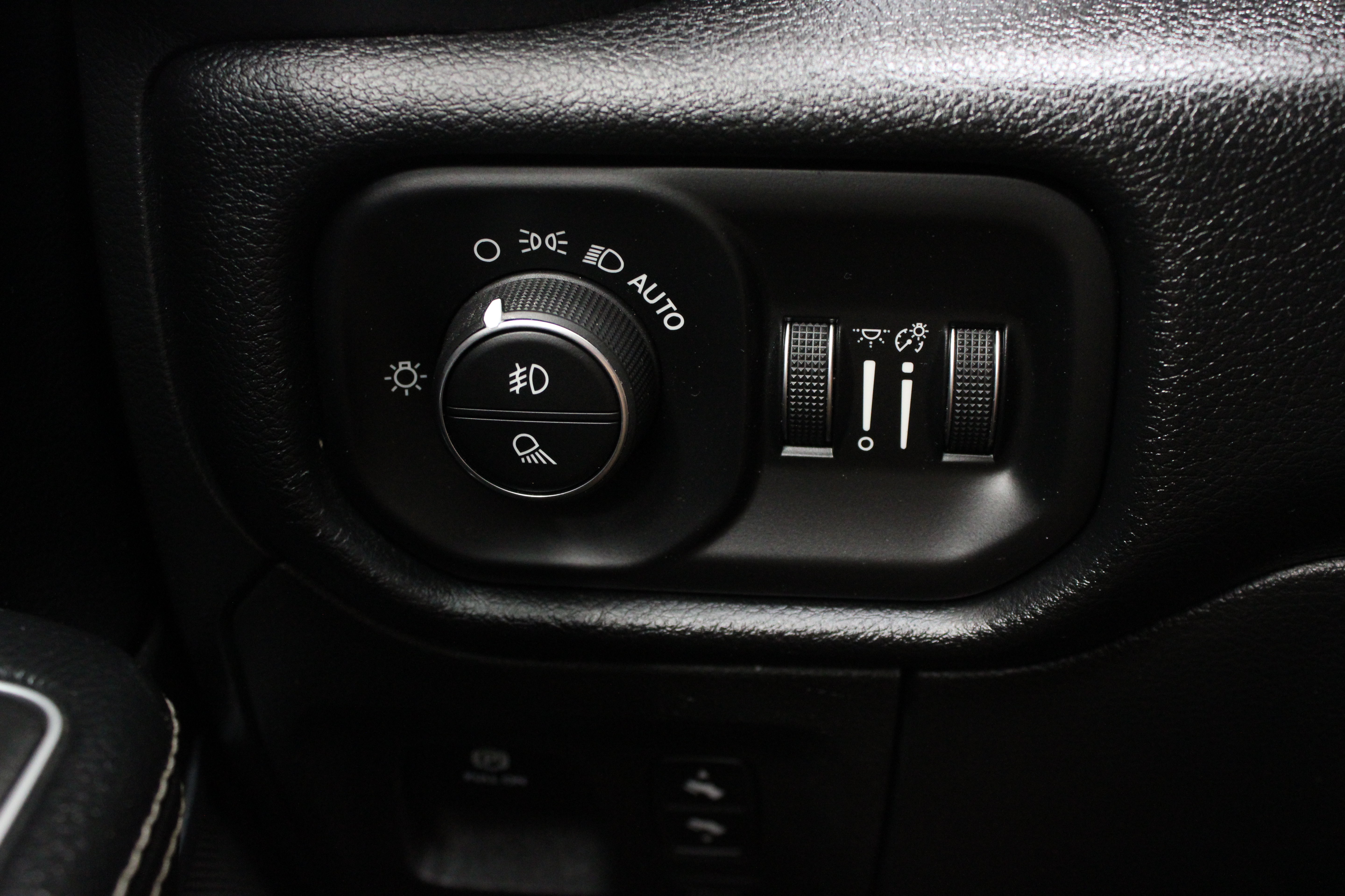 Used 2022 RAM 1500 Laramie AWD/4WD image 27