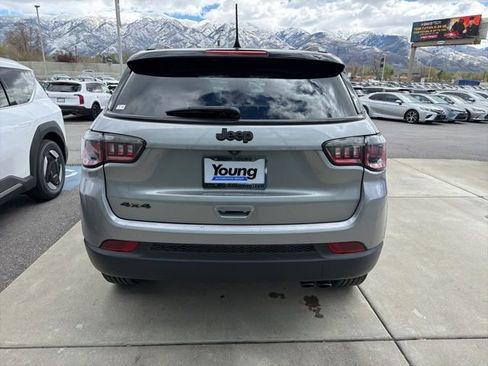 Used 2020 Jeep Compass Latitude AWD/4WD image 6