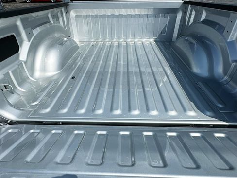 New 2026 RAM 1500 4x4 Crew Cab image 31