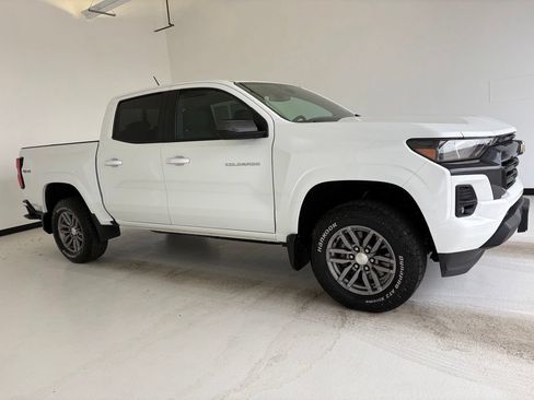 Used 2024 Chevrolet Colorado LT w/ LT Convenience Package II AWD/4WD image 1