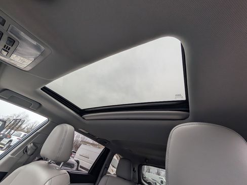 Used 2019 Toyota Highlander XLE image 31