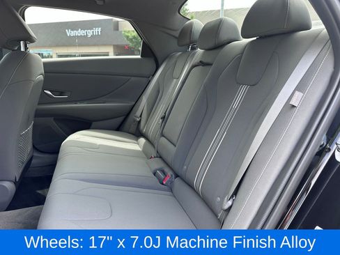 Used 2024 Hyundai Elantra SEL w/ Convenience Package FWD image 13