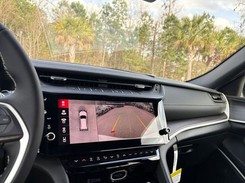 New 2026 Jeep Grand Cherokee Limited w/ Luxury Tech Group II image 18