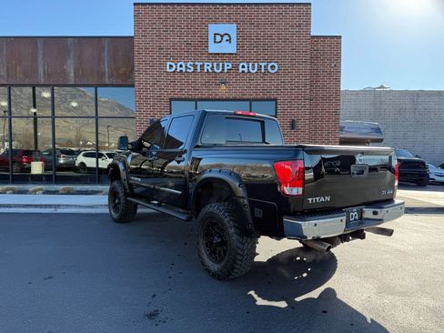 Used 2015 Nissan Titan SV w/ SV Value Truck Package image 5