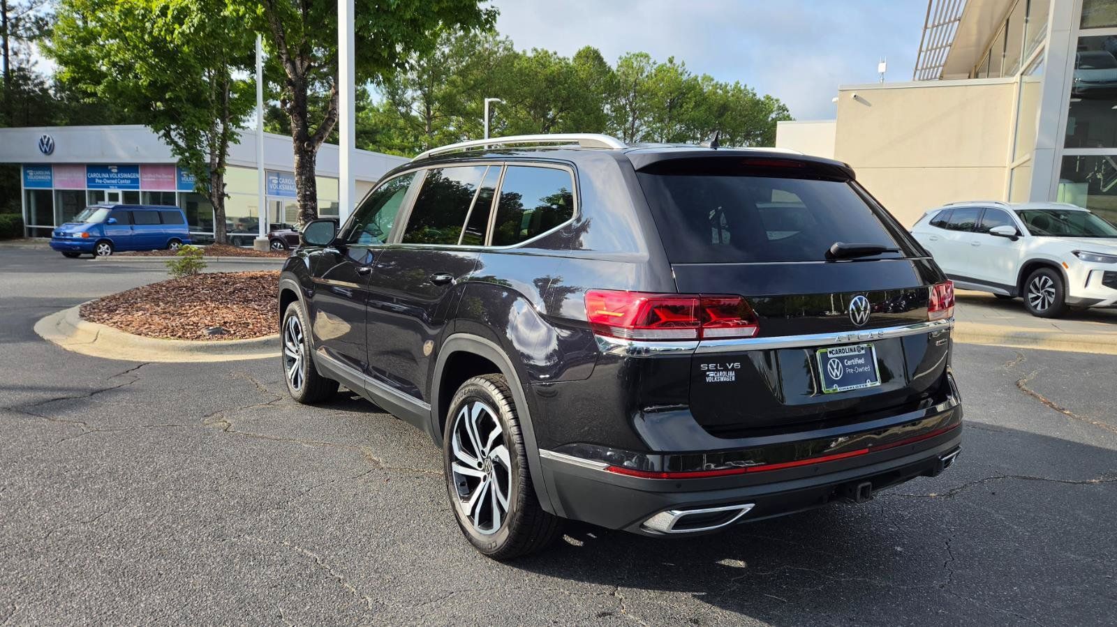 Certified 2022 Volkswagen Atlas SEL AWD/4WD image 3