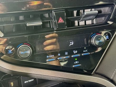 Used 2024 Toyota Camry LE image 18