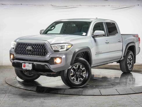 Certified 2018 Toyota Tacoma TRD Off-Road w/ Technology Package AWD/4WD image 1