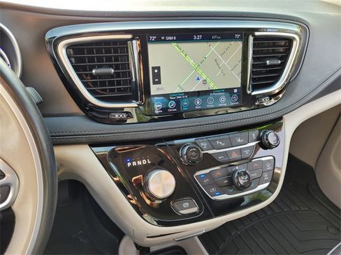 Certified 2020 Chrysler Pacifica Limited w/ Advanced Safetytec Group image 29