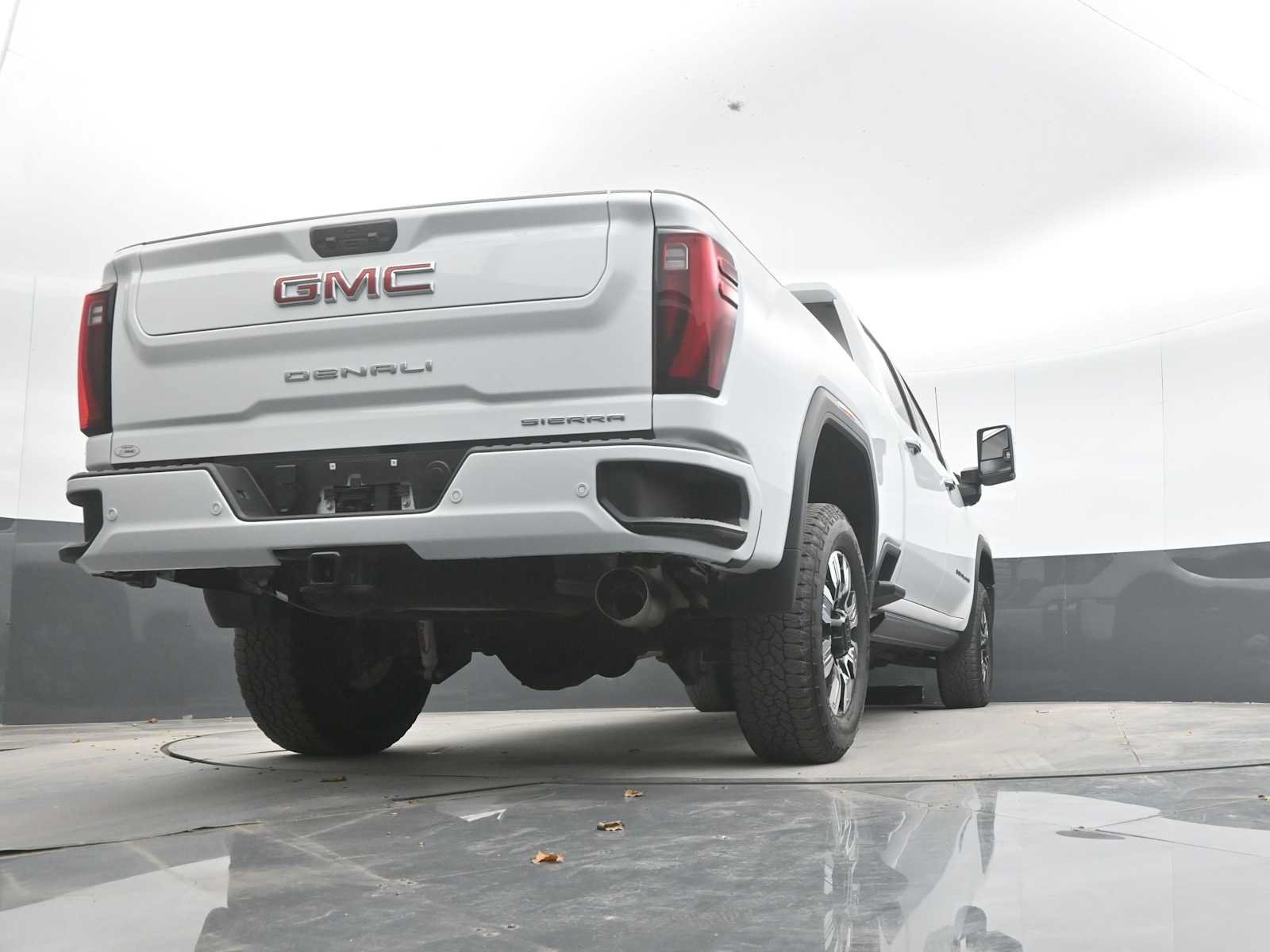 Used 2024 GMC Sierra 2500 Denali w/ Denali Reserve Package AWD/4WD image 32