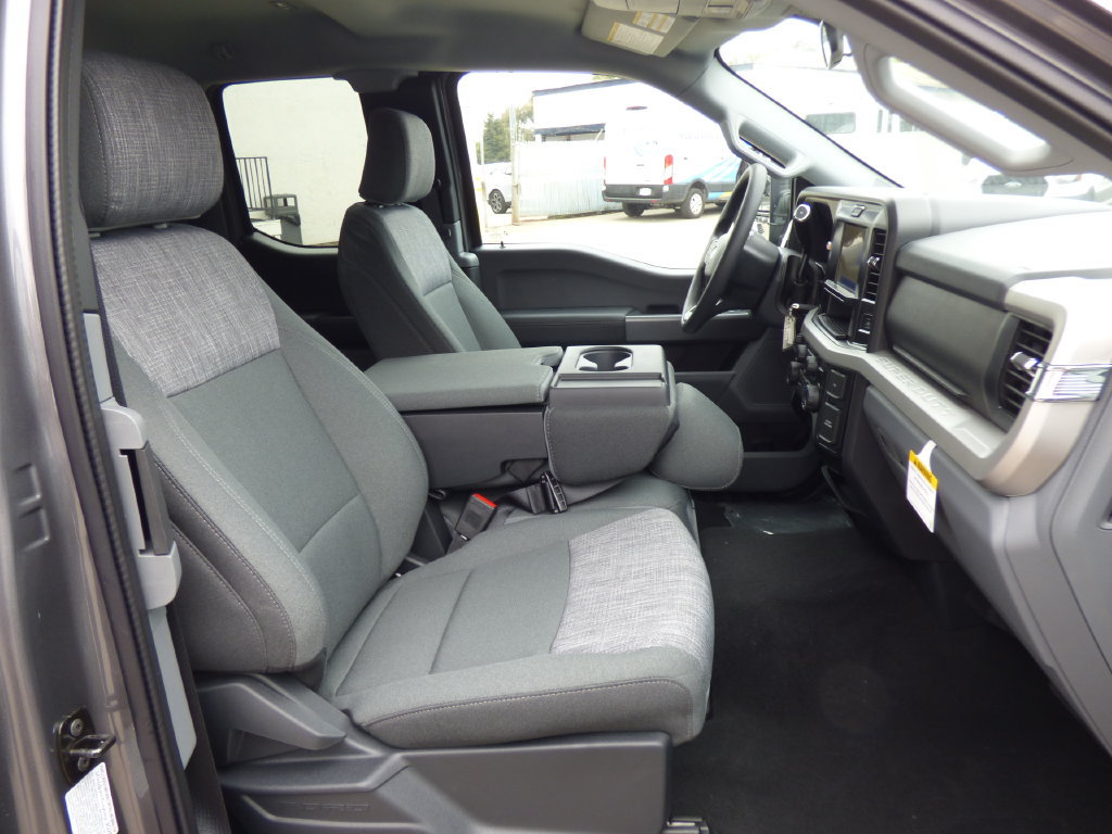 New 2026 Ford F350 XLT w/ FX4 Off-Road Package AWD/4WD image 9