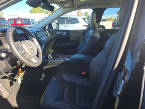 Used 2025 Volvo XC60 B5 Core image 2