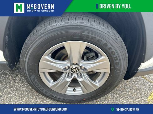 Used 2022 Toyota RAV4 XLE w/ Convenience Package AWD/4WD image 8