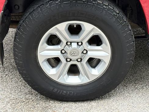 Used 2018 Toyota 4Runner SR5 image 10