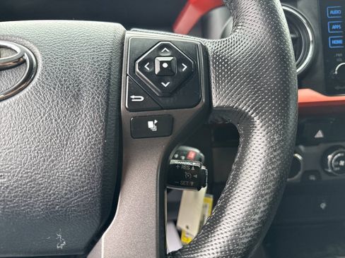 Used 2017 Toyota Tacoma TRD Sport w/ Tow Package AWD/4WD image 36