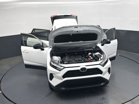 Used 2025 Toyota RAV4 LE FWD image 33
