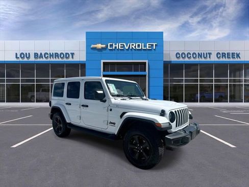 Used 2021 Jeep Wrangler Unlimited Sahara image 2