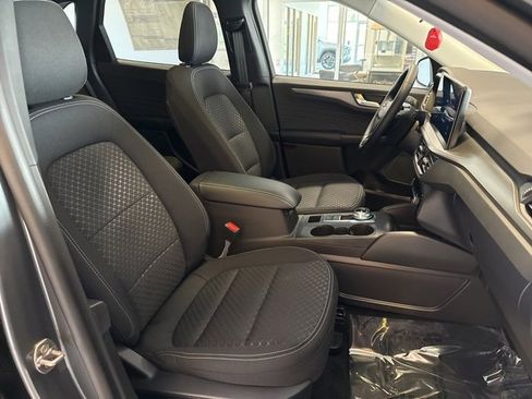 Used 2025 Ford Escape Active w/ Active Premium Tech Pack image 31