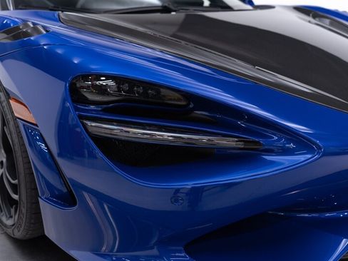 Used 2024 McLaren 750S Spider RWD image 23