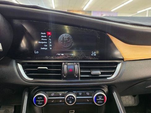 Used 2017 Alfa Romeo Giulia Ti w/ TI Lusso Light Wood Package AWD/4WD image 18