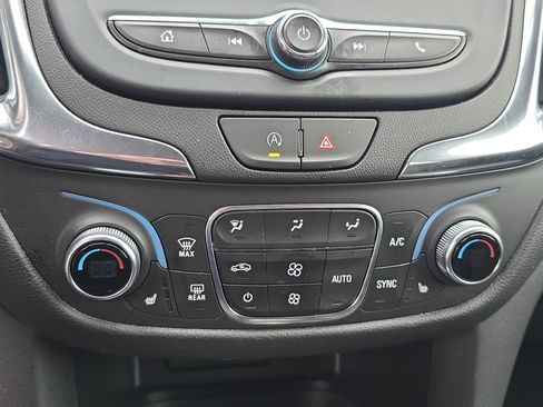 Used 2023 Chevrolet Equinox LT image 26