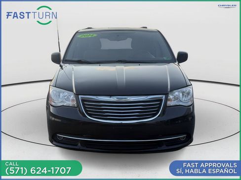 Used 2014 Chrysler Town & Country Touring FWD image 3